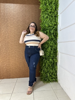 CALÇA BÁSICA COM DETALHES EM DESTROYER PLUSSIZE