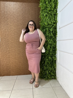 VESTIDO MIDI COM AMARRAÇÃO NA CINTURA ROSINHA