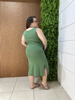 VESTIDO MIDI COM AMARRAÇÃO NA CINTURA VERDE OLIVA - comprar online