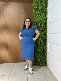 VESTIDO MIDI BÁSICO COM BOLSOS AZUL