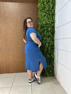 VESTIDO MIDI BÁSICO COM BOLSOS AZUL - comprar online