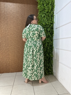 VESTIDO CHAMISE DUNA PLUSSIZE ESTAMPADO VERDE - comprar online