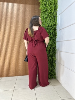 MACACÃO LONGO PLUSSIZE DUNA MARSALA - comprar online