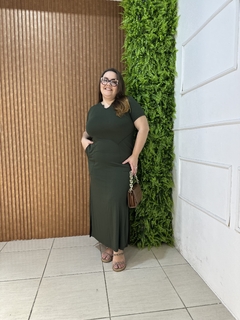 VESTIDO LONGO COM BOLSINHO VERDE MILITAR