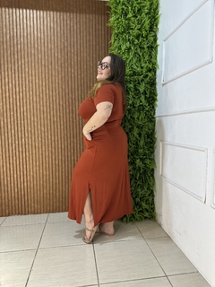 VESTIDO LONGO COM BOLSINHO TELHA - comprar online