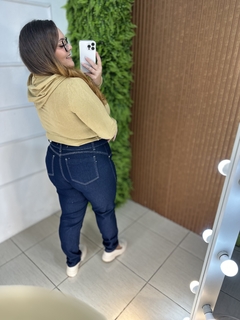 CALÇA JEANS ESCURA MACIA PLUSSIZE - comprar online