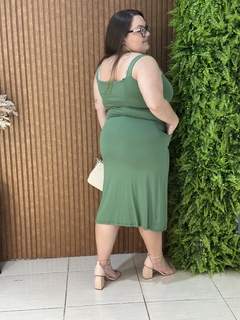 VESTIDO MIDI ALÇA COM BOTÕES VERDE OLIVA - comprar online