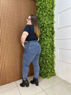 CALÇA JEANS PLUSSIZE COM CINTO JEANS na internet