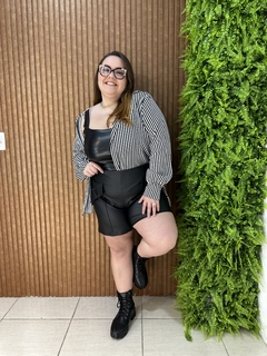 CAMISA PLUSSIZE CREPE SOCIAL LISTRADO PRETO na internet