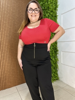 CALÇA PLUSSIZE ALFAIATARIA COM FECHO