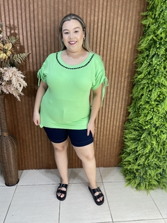 BLUSA COM ENRRUGADO NA MANGA VERDE MENTA - comprar online