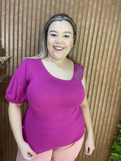 BLUSA OMBRO DE FORA COM BRILHOS FUCSIA