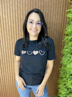 T-SHIRT FOUR HEARTS PRETO - comprar online