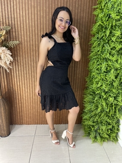 VESTIDO LESIE DE ALÇA COM BABADO PRETO