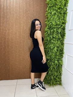 VESTIDO MIDI OMBRO SÓ CANELADO PRETO - comprar online