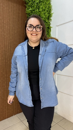 CAMISA JEANS PLUSSIZE MANGA LONGA LAVAGEM CLARA na internet