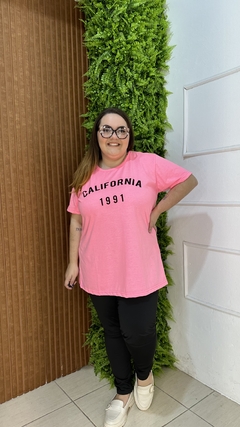 T-SHIRT PLUSSIZE ROSA NEON CALIFORNIA - comprar online