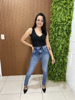 CALÇA JEANS TRIP JEANS ESTONADA COM FRANJINHA