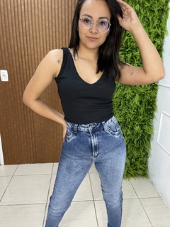 CALÇA JEANS TRIP JEANS ESTONADA COM FRANJINHA na internet