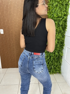 CALÇA JEANS TRIP JEANS ESTONADA COM FRANJINHA - Moda Básica & Identidade Urbana