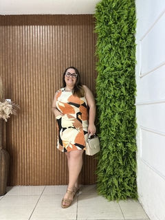 VESTIDO REGATA COM BOLSOS FRONTAIS FLORAL LARANJA/BEGE