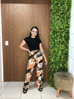 CALÇA VISCOLYCRA ESTAMPADA FOLHAS VERDE