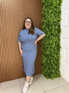 VESTIDO PLUSSIZE CANELADO GOLA ALTA MIDI AZUL