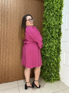 VESTIDO PLUSSIZE CREPE LAGUNA PINK na internet