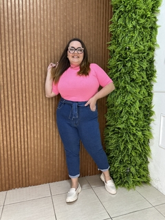 CAPRE JEANS PLUSSIZE COM CINTINHO DE JEANS