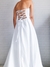 Vestido de noiva minimalista tomara que caia branco acetinado com fenda simples - by lana