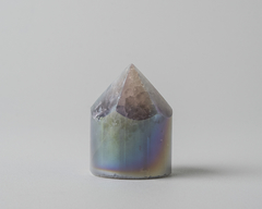 Agate with Aura Rounded Towers on internet