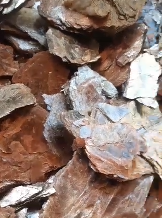 Mica flakes