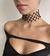 Choker Bond en internet