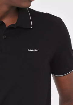 Camisa Polo Calvin Klein Com Friso Preta - comprar online