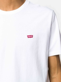 Camiseta Levi's Básica Branca na internet