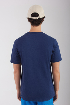 Camiseta Original Penguin Flor Azul Marinho - comprar online