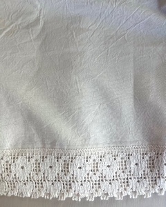 Mantel con puntilla de algodon cuadrado de 150cm
