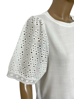 Imagen de 704 - Blusa Josefina Mangas Broderie