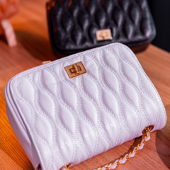 Bolsa Chanel com Zíper em Couro - Elegância e Estilo Refinado - comprar online