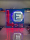 Cartel led estacionamiento 80x80cm 24hs simple faz