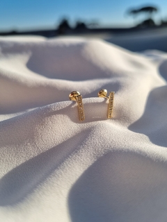 Brinco Line em Ouro 18K e Diamantes - comprar online