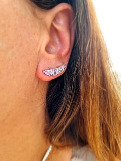 Brinco ear cuff em prata e zircônias lilás na internet