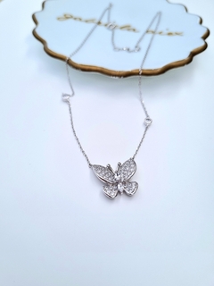 Colar em prata rodinada e pingente borboleta com zircônias - Joias Gabriela Aiex - CNPJ 11.548.271.0001-00