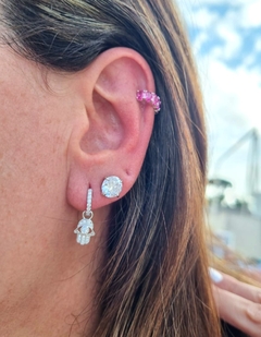 Piercing em prata e zircônias rosas