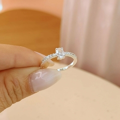 Anillo Piedra Ovalada Blanca