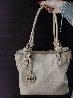 CARTERA CHENSON BEIGE CON LLAVERO