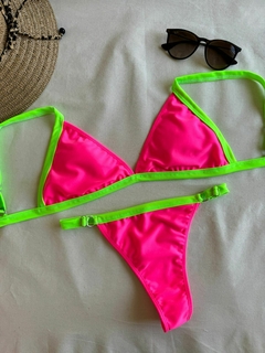 Conjunto Bikini con Vivos Tasa Desmontable y Cola Less Regulable