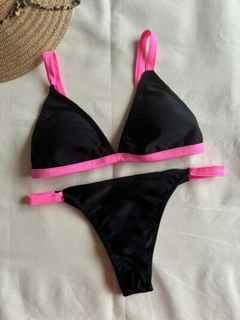 Conjunto Bikini con Vivos en Tiras y Cola Less