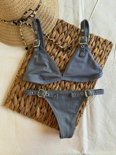 Conjunto Bikini Lycra Corpiño y Less con Herrajes