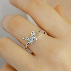 Anillo Mariposa Con Piedritas